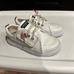 Toddler girl, white Sperry boat shoes
